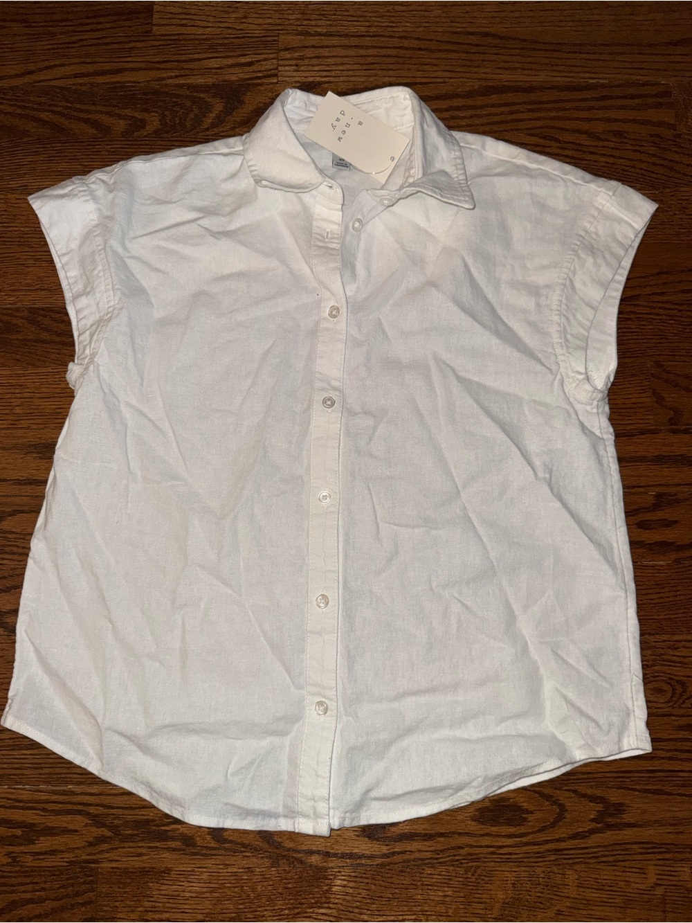 a new day White Button-Front Sleeveless Tank Top